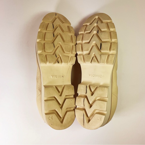 Vionic Cynthia Loafers with Orthotic Support - Picture 9 of 9